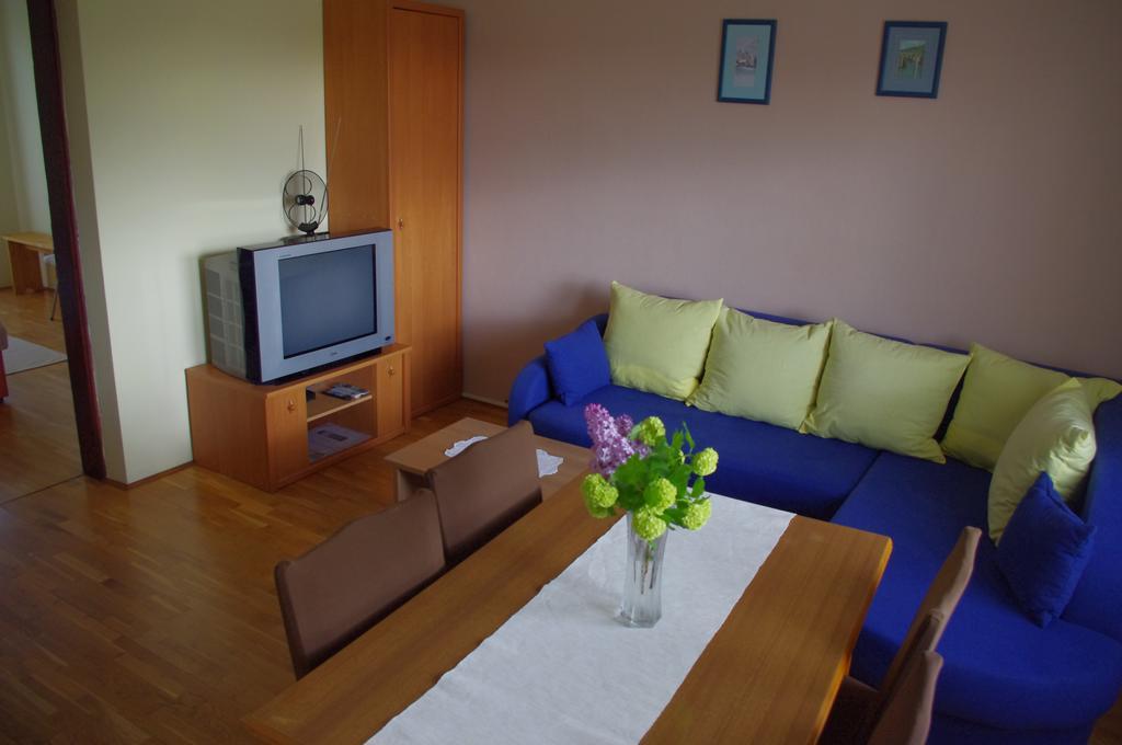 Apartment Tomy สลูน ภายนอก รูปภาพ